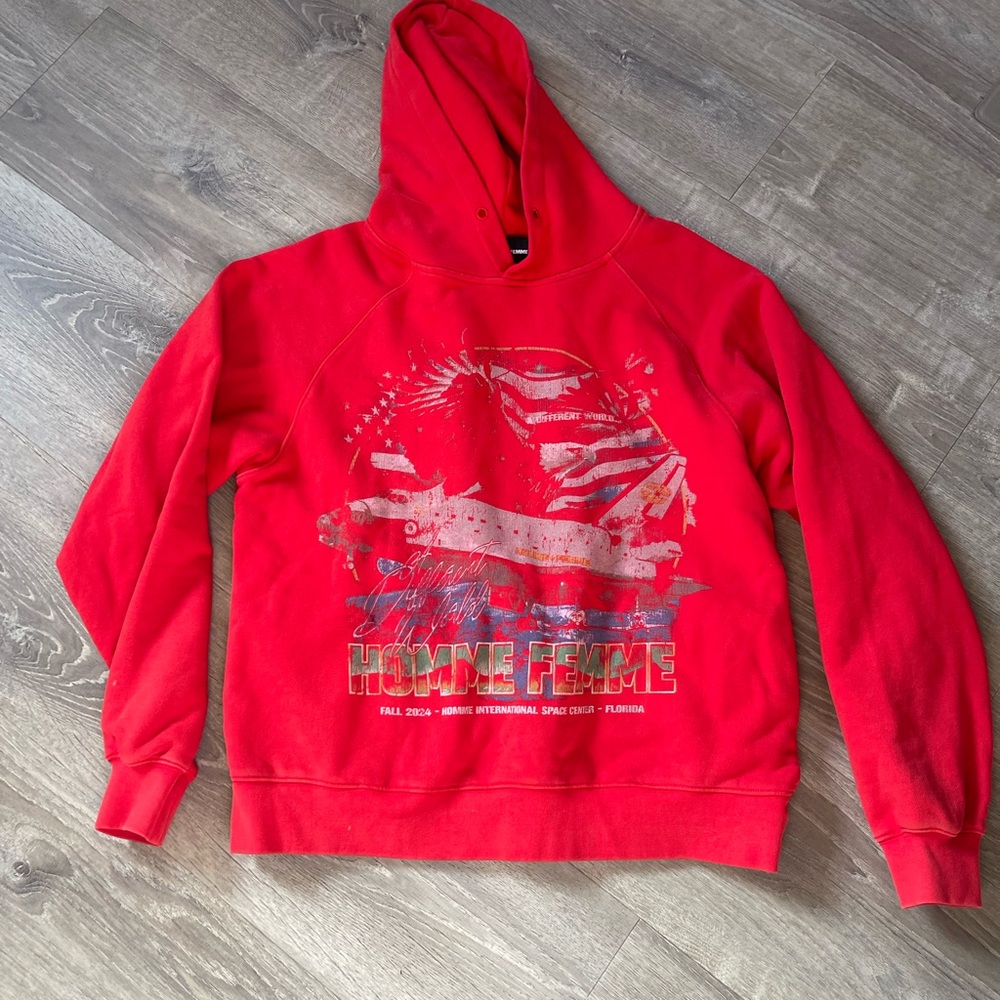 Homme Femme RED Hoodie Small
Excellent Condition